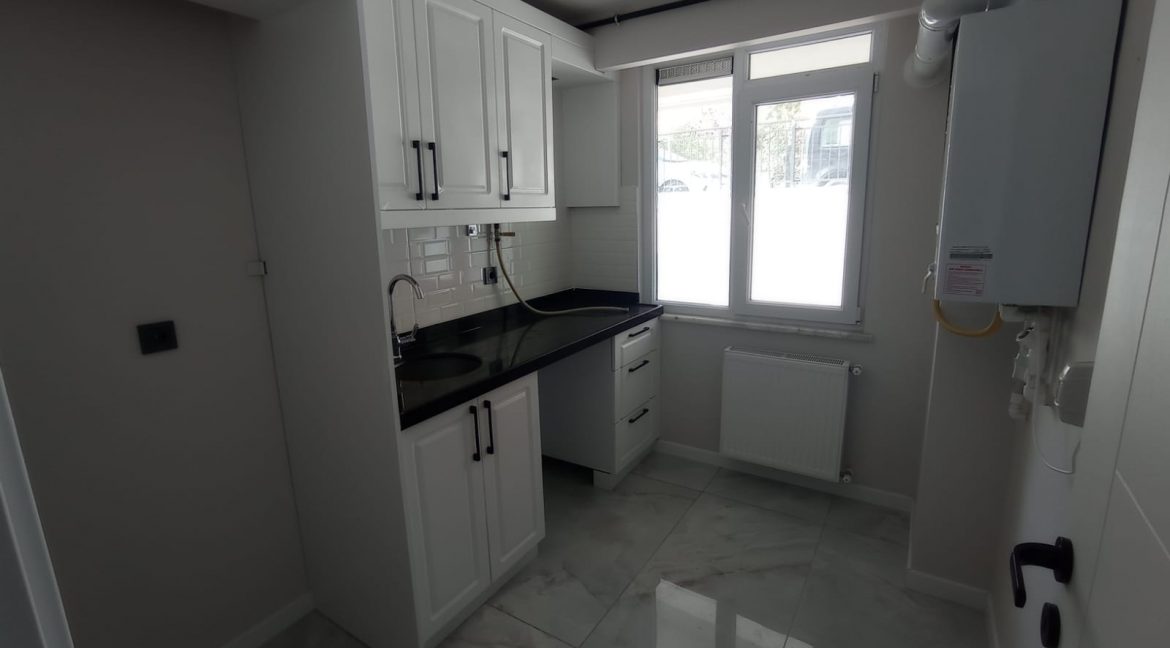 2 Bed Resale Apartment for sale in Beylikduzu Istanbul (5)